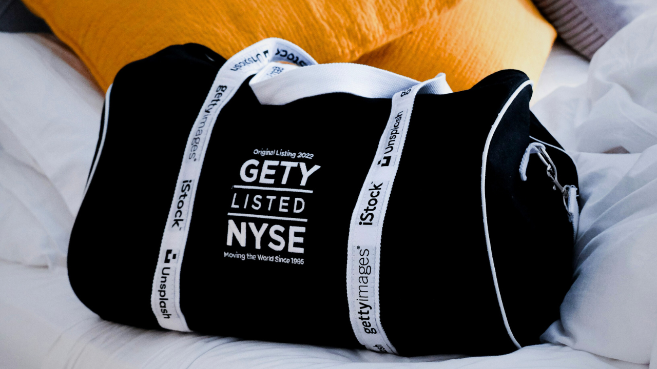 9 Best Travel Pillows for Long Flights and Road Trips allotraveller